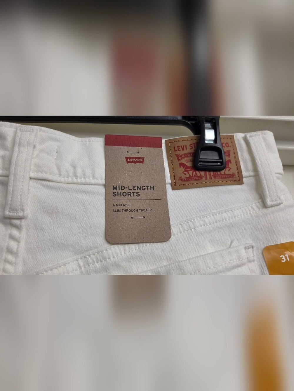 Levi's Mid Length Shorts - Picture 5 of 8